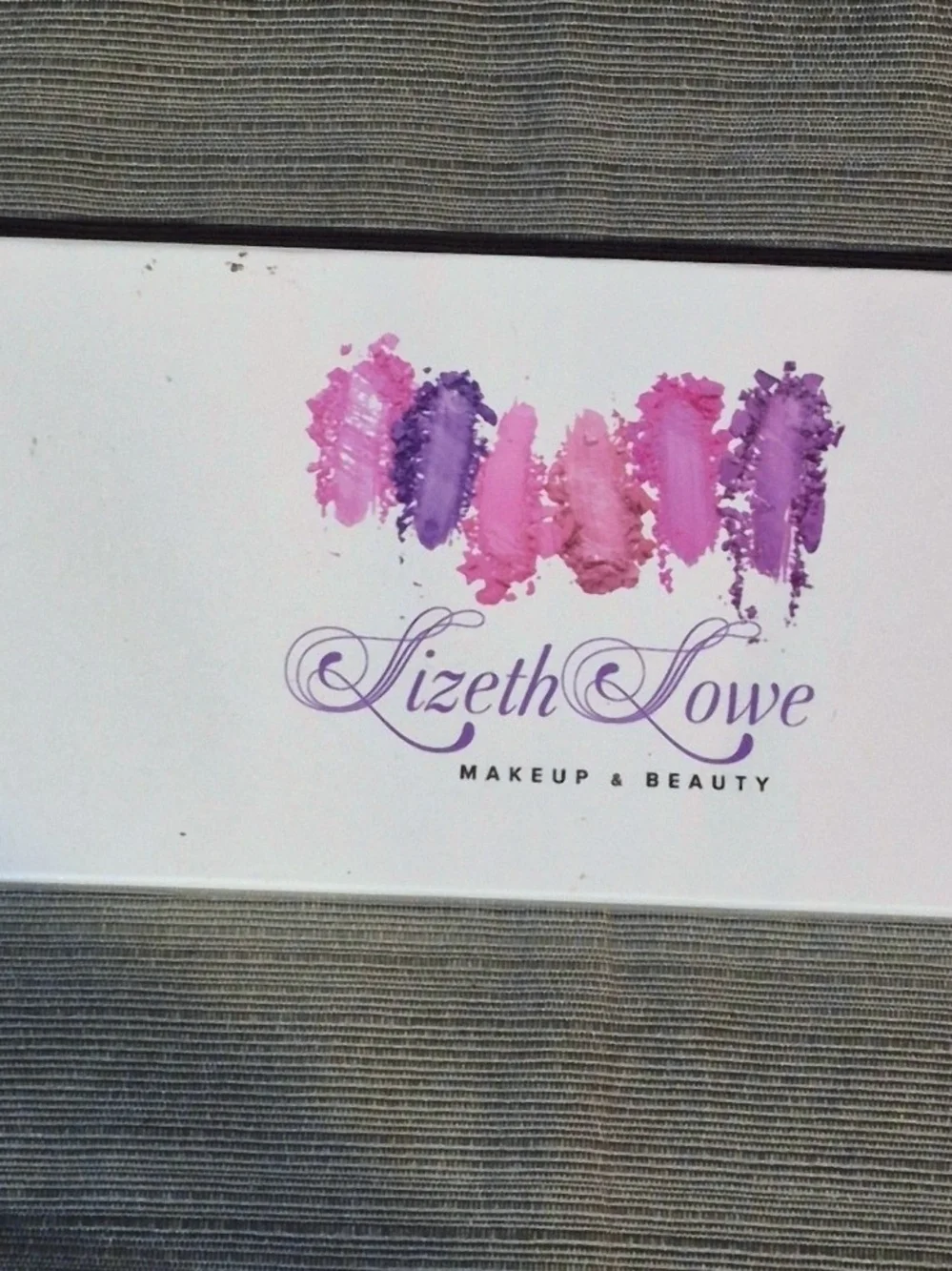 Lizeth Lowe Makeup & Beauty 15-Shade Eyeshadow Palette